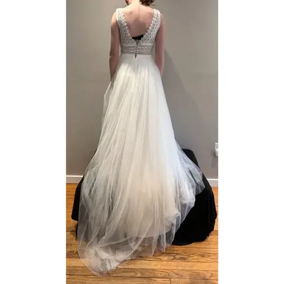 Sorayan size XS Wedding Dress - Picture 4 of 12